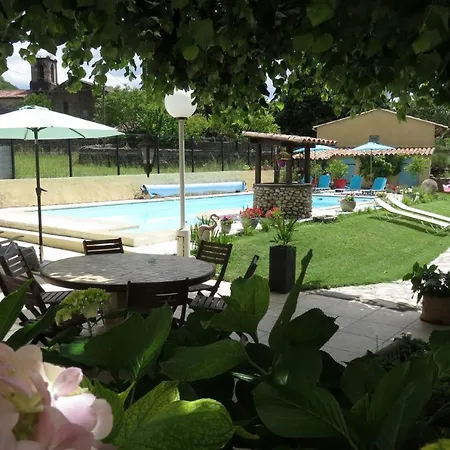 Au Grand Bonheur Bed and Breakfast Besseges