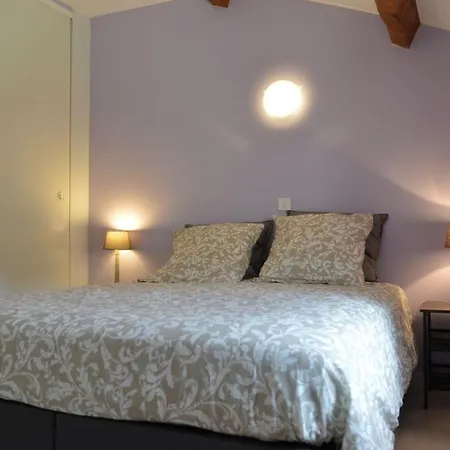 Au Grand Bonheur Bed & Breakfast *