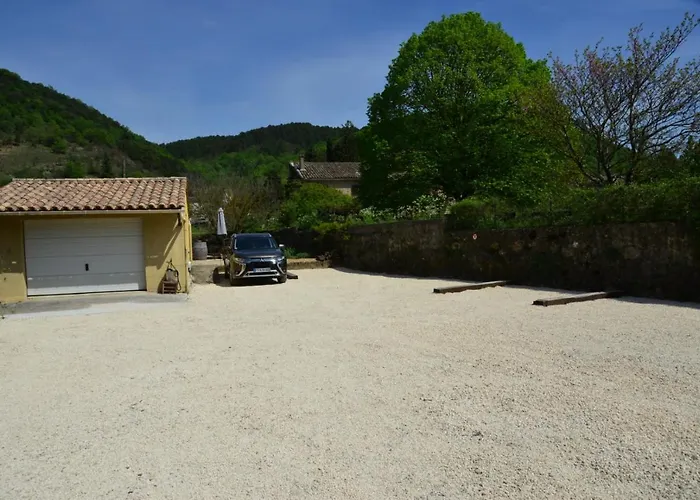 Au Grand Bonheur 3* Besseges